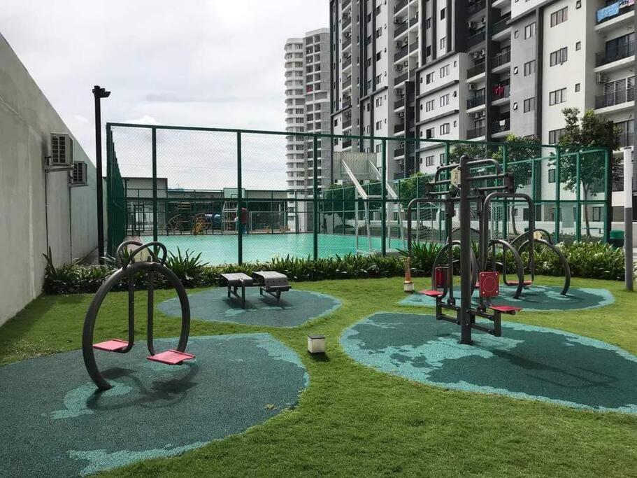 Ss Condostay Residensi Lili, Nilai Nearby Klia, Usim - Infinity Pool, Wifi, Smart Tv Luaran gambar