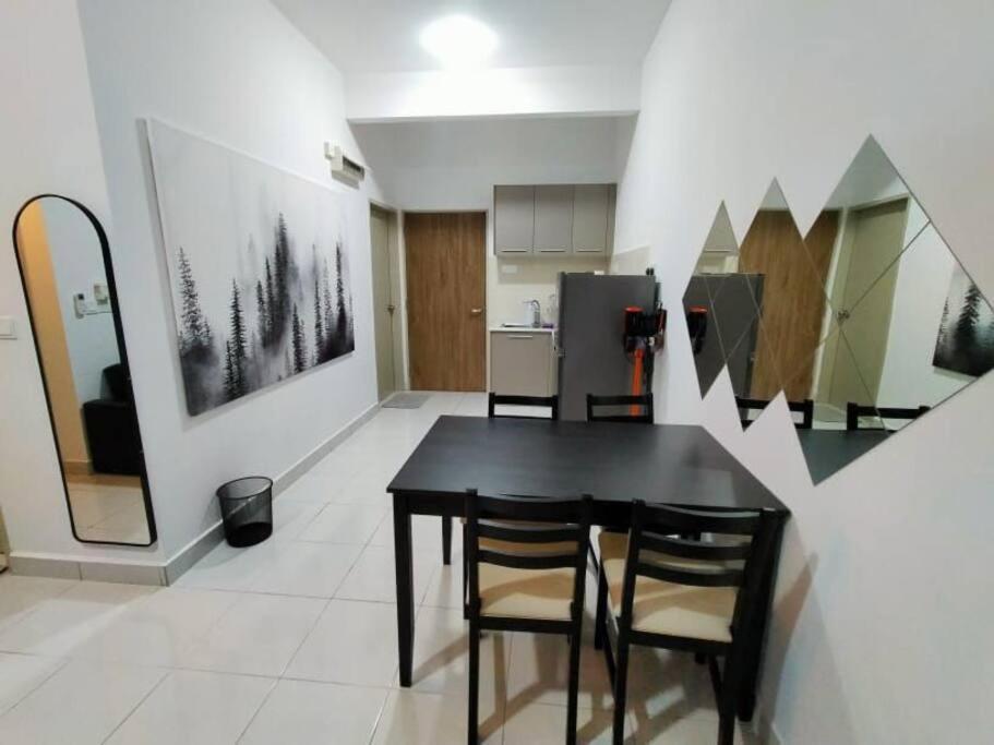 Ss Condostay Residensi Lili, Nilai Nearby Klia, Usim - Infinity Pool, Wifi, Smart Tv Luaran gambar