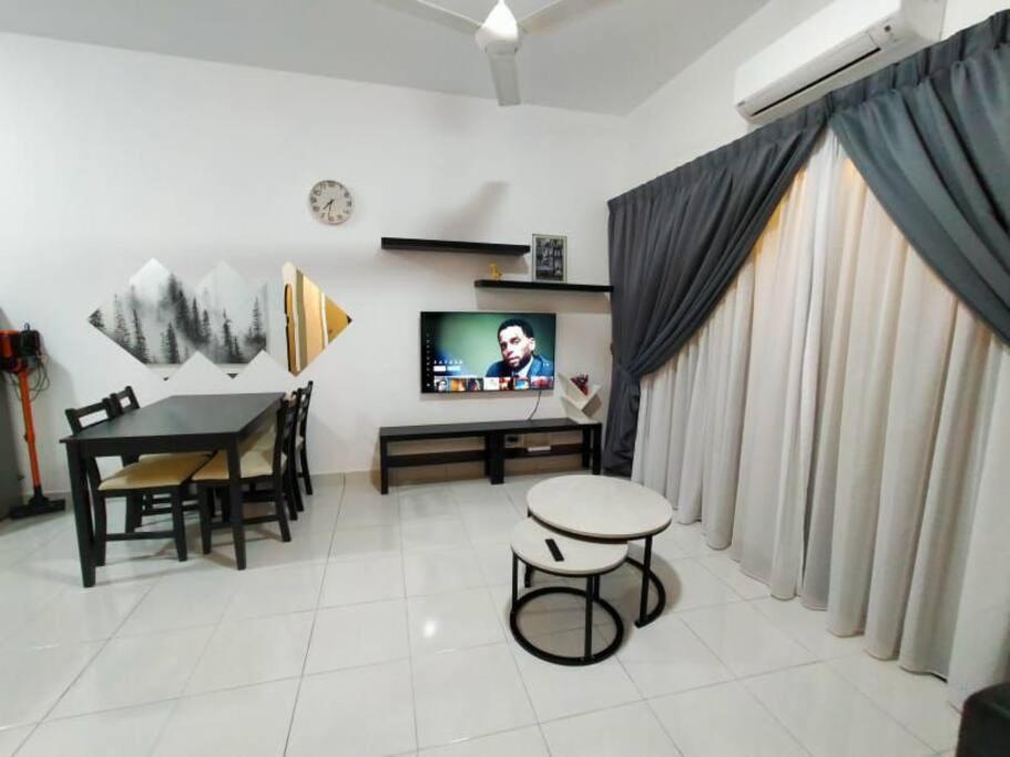 Ss Condostay Residensi Lili, Nilai Nearby Klia, Usim - Infinity Pool, Wifi, Smart Tv Luaran gambar